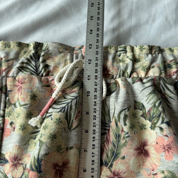 MyStyle Women's Spring Floral Brushed Fleece Casual Pull-On Shorts Gray 1X - Picture 11 of 15